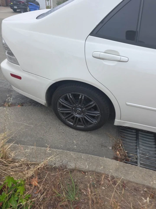 2001 Lexus IS 1st Gen - Image 4 of 6