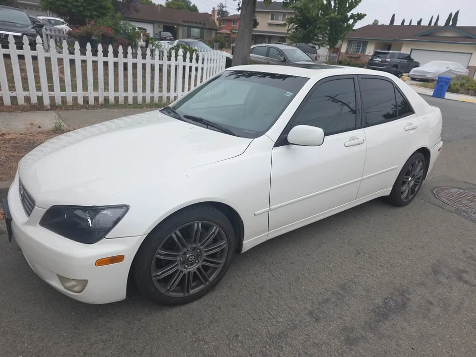2001 Lexus IS 1st Gen - Image 2 of 6