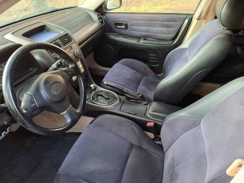 2001 Lexus IS 1st Gen - Image 6 of 7