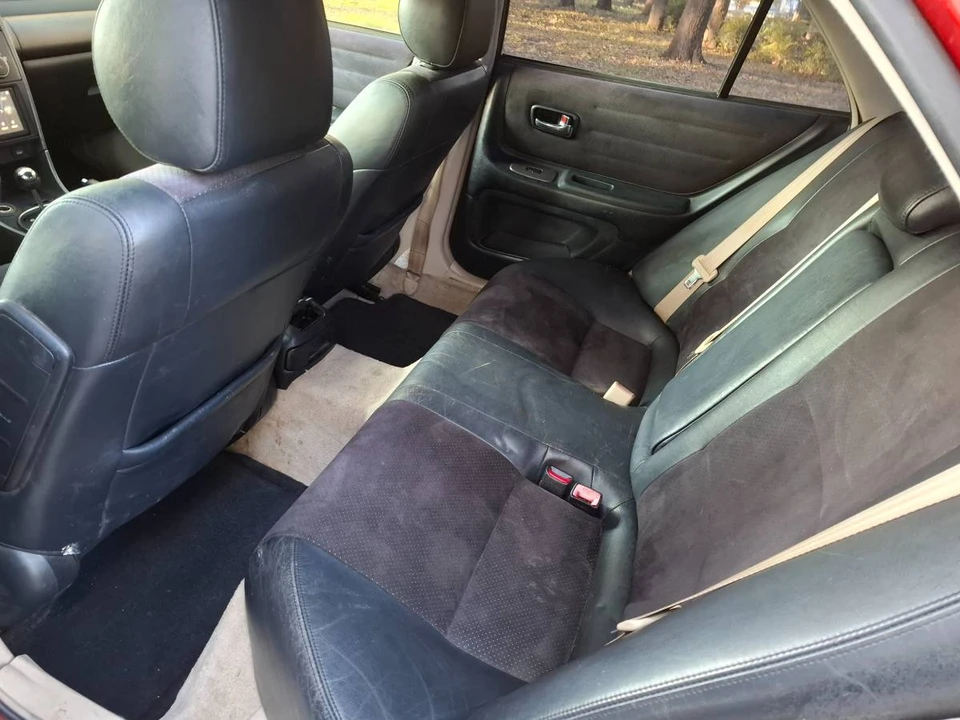 2001 Lexus IS 1st Gen - Image 5 of 7