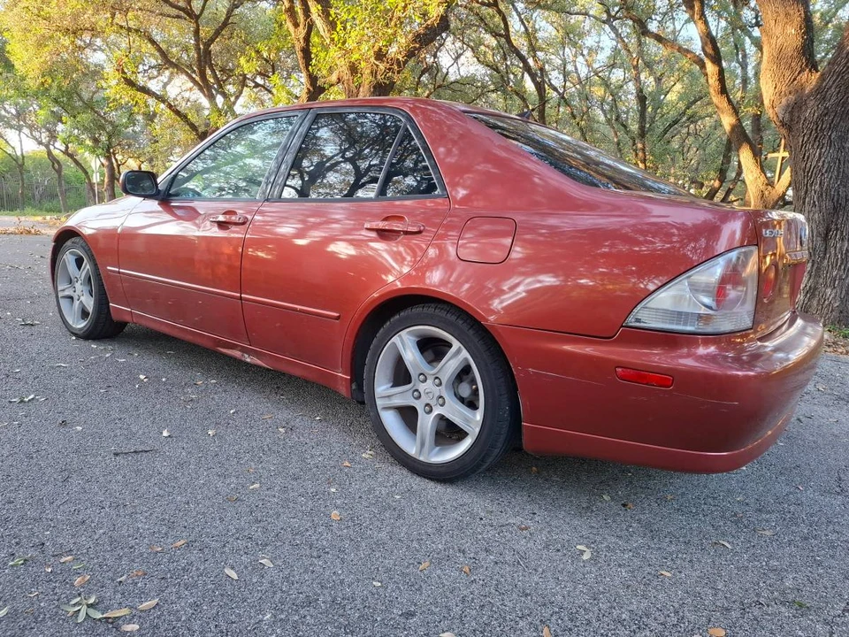 2001 Lexus IS 1st Gen - Image 4 of 7