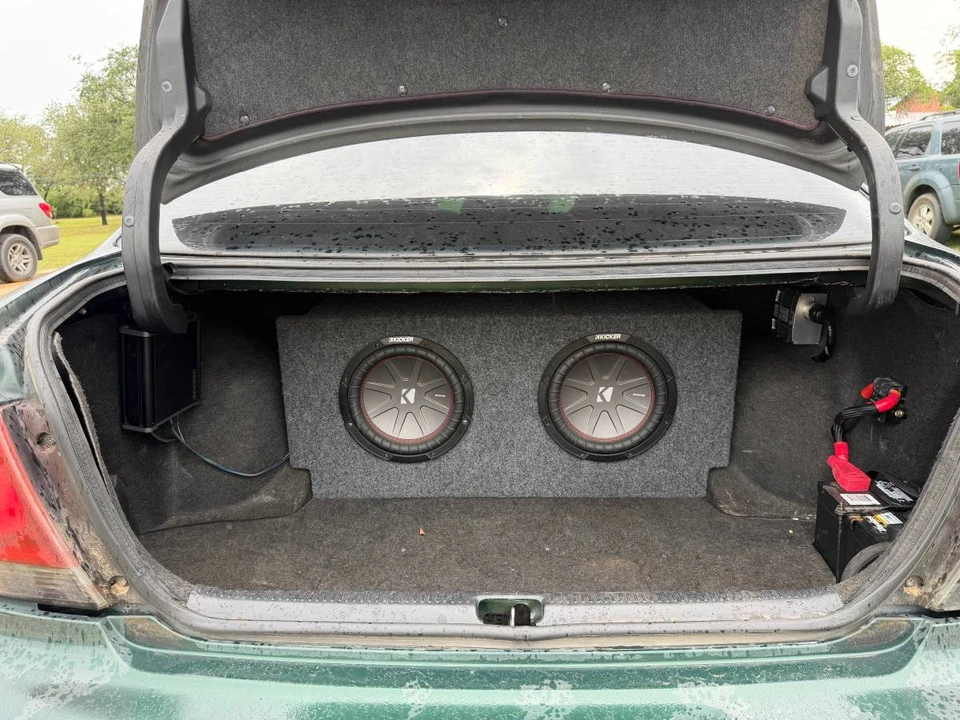 2001 Lexus IS 1st Gen - Image 13 of 14