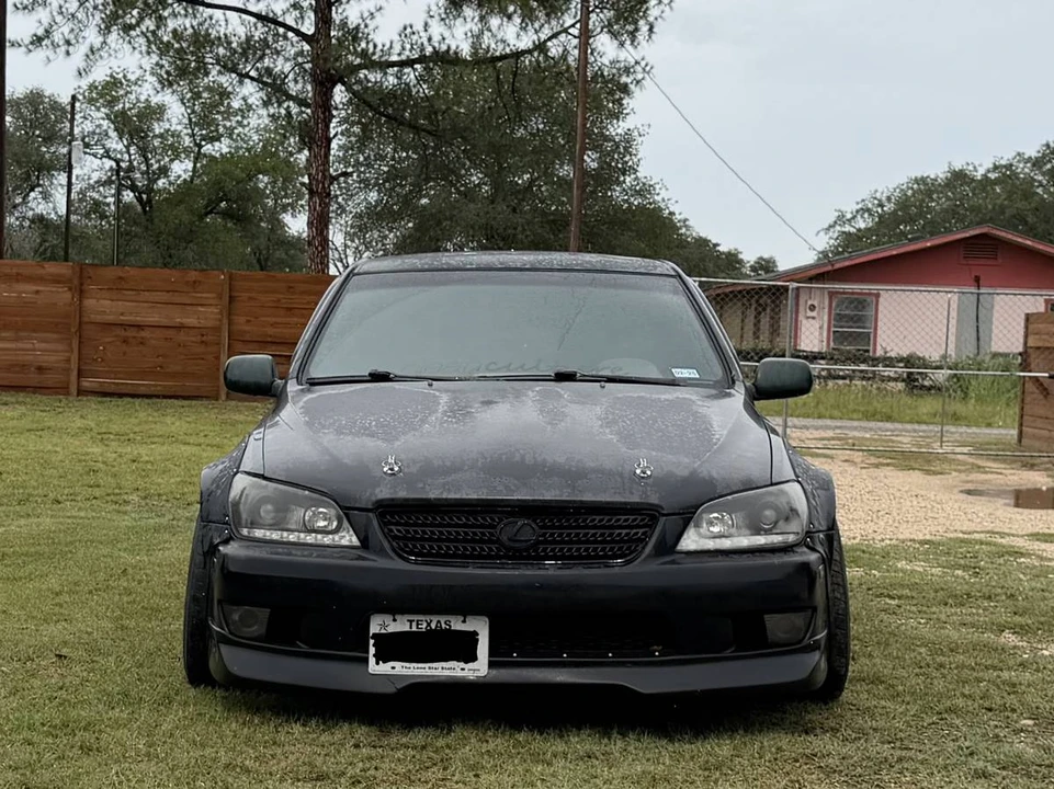 2001 Lexus IS 1st Gen - Image 3 of 14