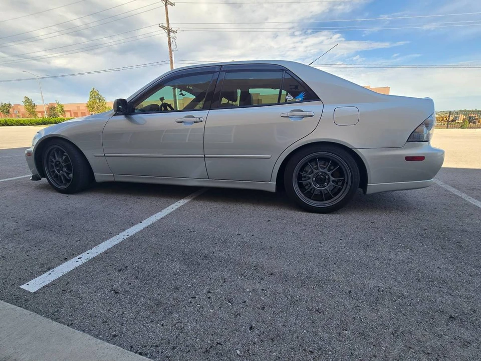 2001 Lexus IS 1st Gen - Image 9 of 9