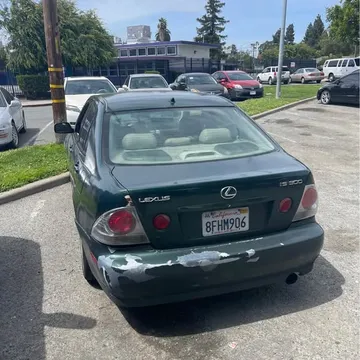 2001 Lexus IS300