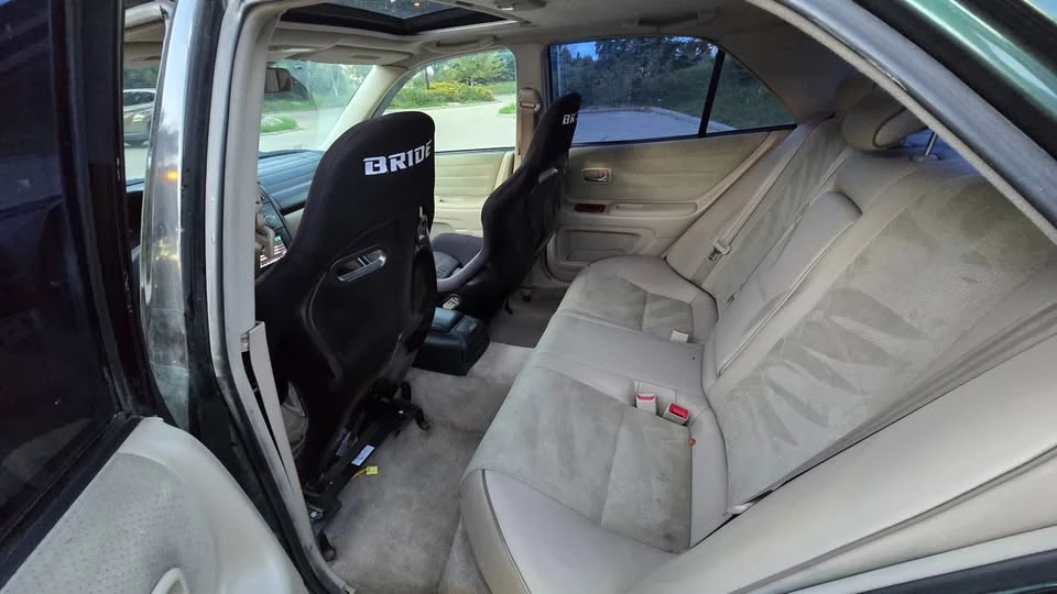 2001 Lexus IS 1st Gen - Image 10 of 15