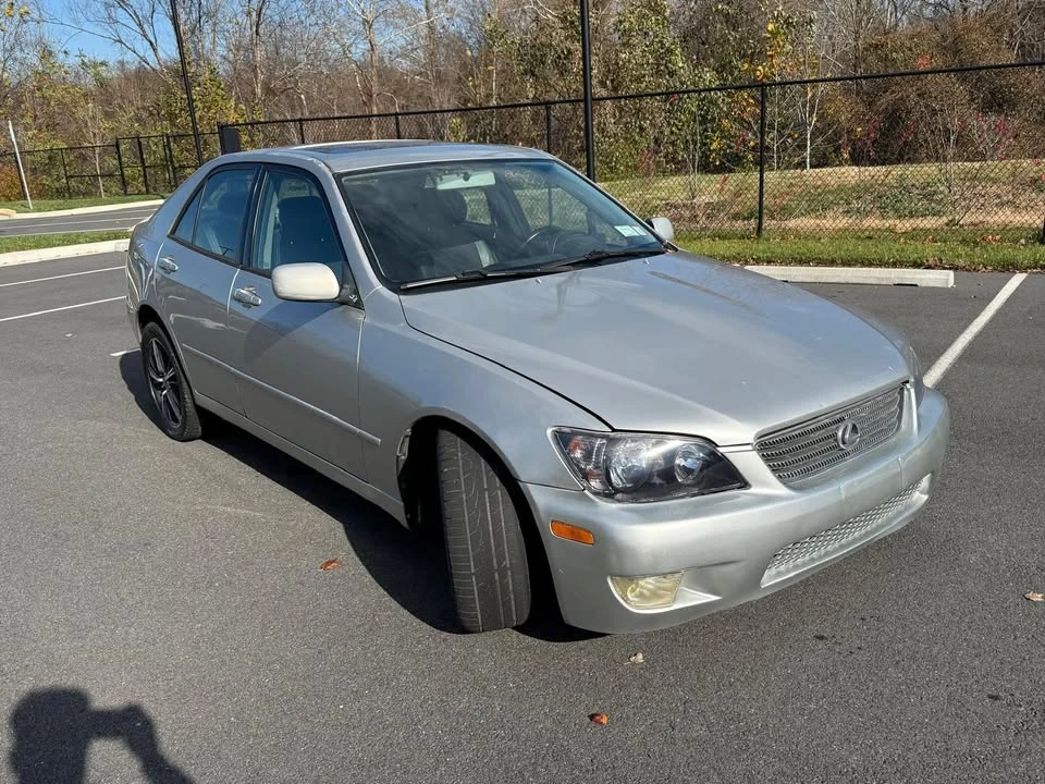 2001 Lexus IS 1st Gen - Image 11 of 16