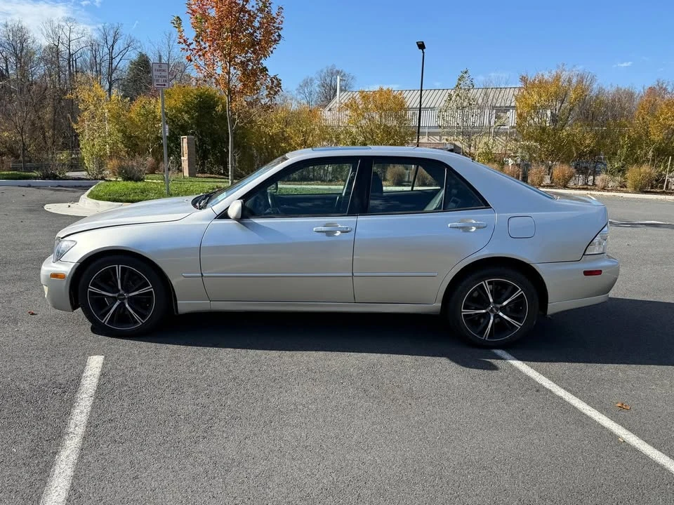 2001 Lexus IS 1st Gen - Image 3 of 16