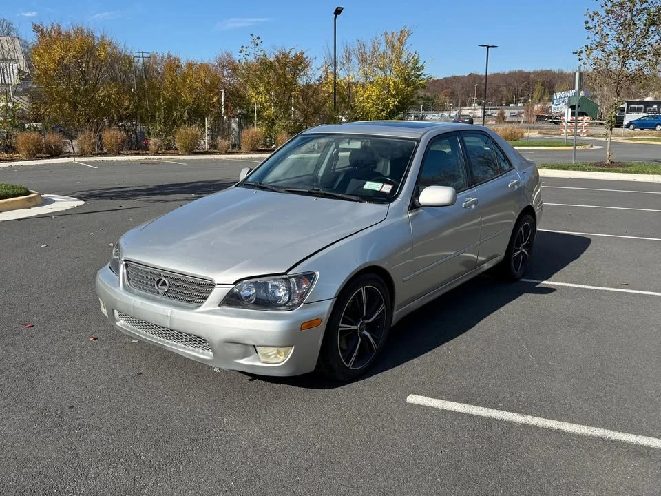 2001 Lexus IS 1st Gen - Image 11 of 14