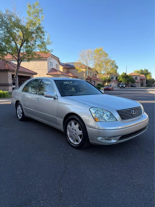 2001 Lexus LS 3rd Gen - Image 2 of 13