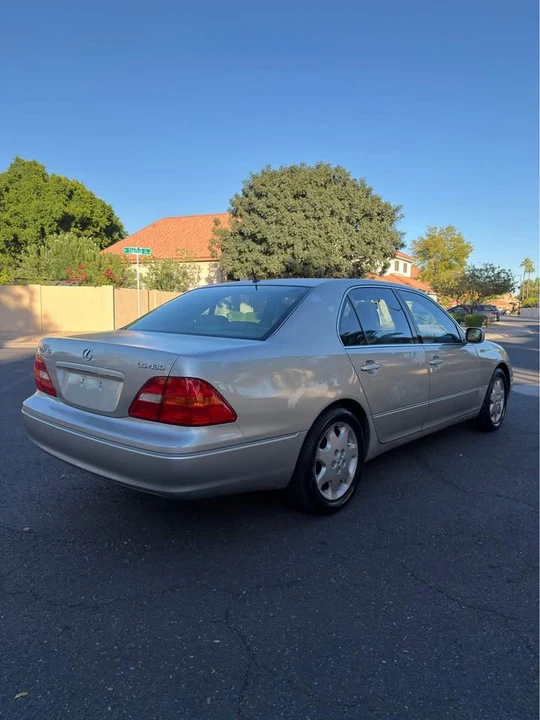 2001 Lexus LS 3rd Gen - Image 3 of 13