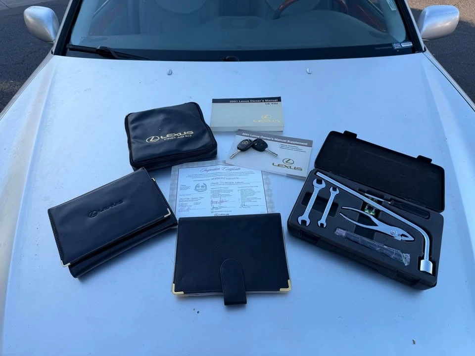 2001 Lexus LS 3rd Gen - Image 13 of 13