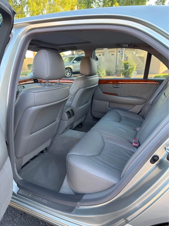 2001 Lexus LS 3rd Gen - Image 7 of 13