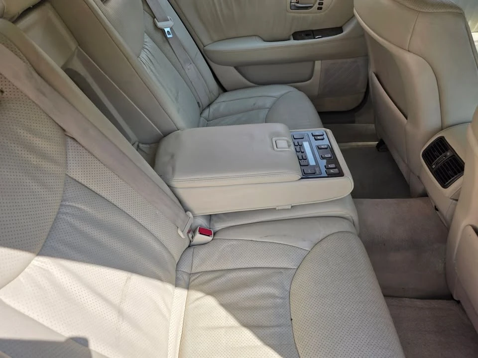 2001 Lexus LS 3rd Gen - Image 18 of 19