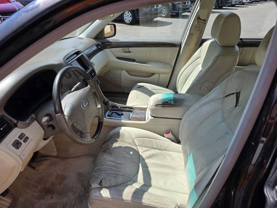 2001 Lexus LS 3rd Gen - Image 7 of 19