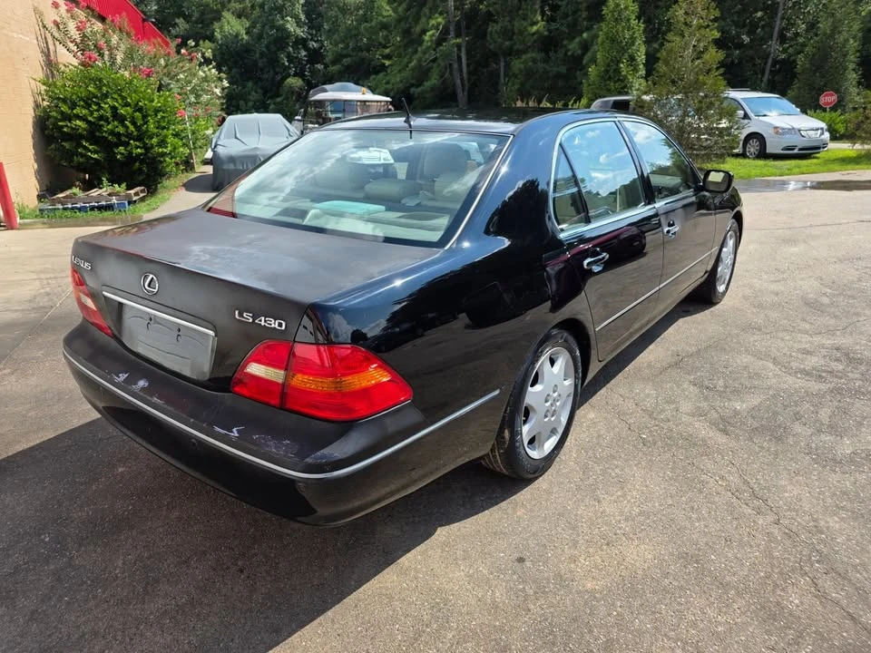 2001 Lexus LS 3rd Gen - Image 15 of 19