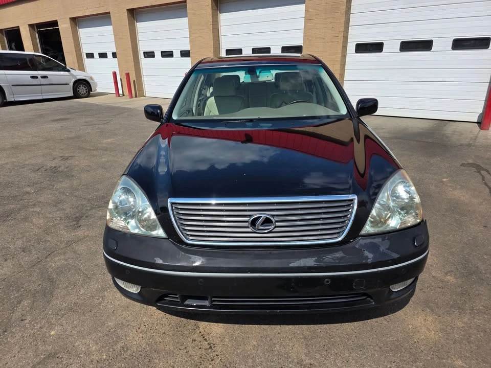 2001 Lexus LS 3rd Gen - Image 12 of 19