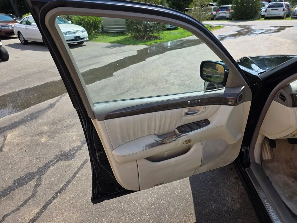 2001 Lexus LS 3rd Gen - Image 14 of 19