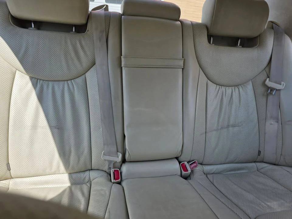 2001 Lexus LS 3rd Gen - Image 10 of 19