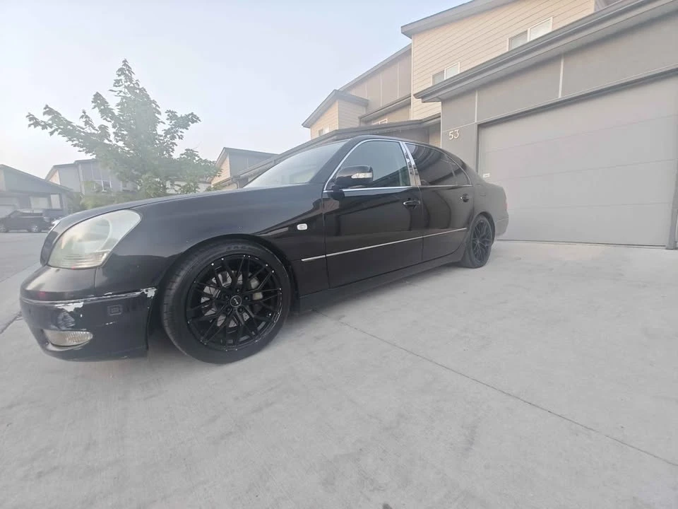 2001 Lexus LS 3rd Gen - Image 10 of 11