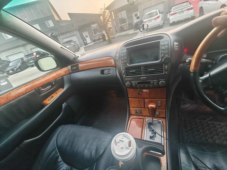 2001 Lexus LS 3rd Gen - Image 2 of 11
