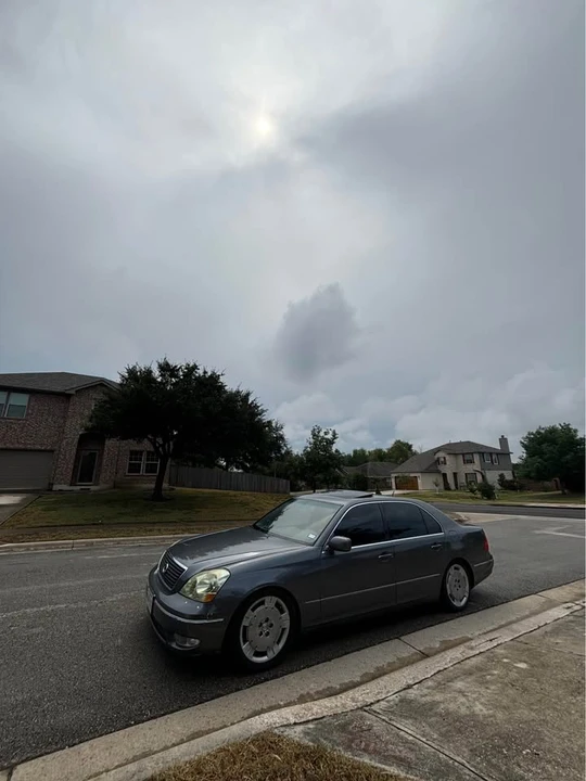 2001 Lexus LS 3rd Gen - Image 8 of 8