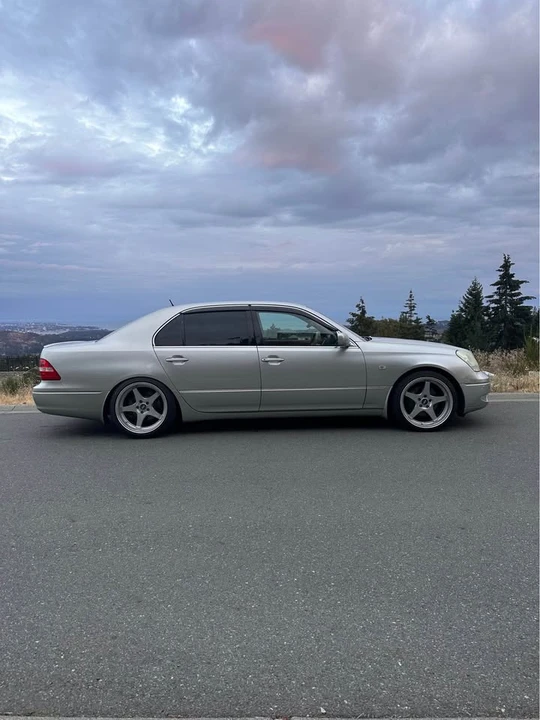 2001 Lexus LS 3rd Gen - Image 3 of 5