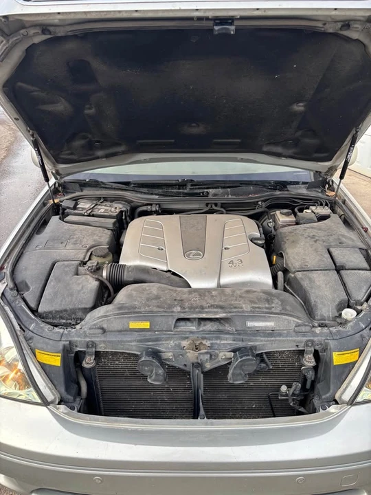2001 Lexus LS 3rd Gen - Image 19 of 20