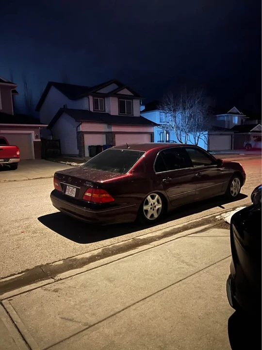 2001 Lexus LS 3rd Gen - Image 3 of 8