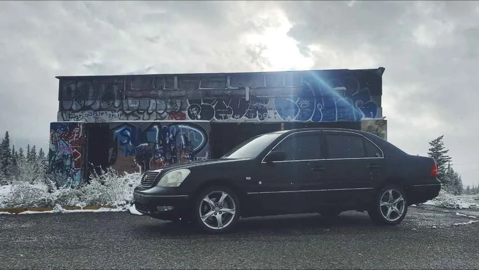 2001 Lexus LS 3rd Gen - Image 2 of 2