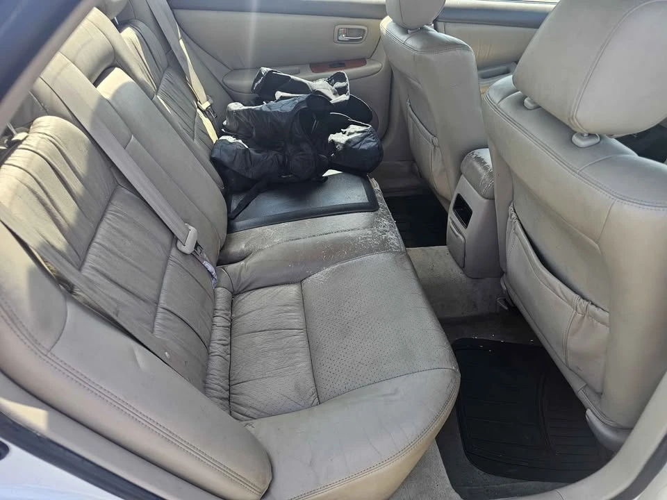 2001 Lexus LS 3rd Gen - Image 7 of 9