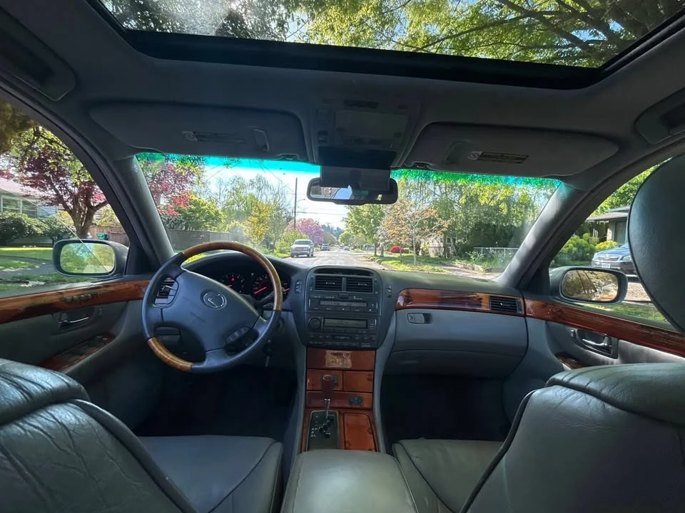 2001 Lexus LS 3rd Gen - Image 11 of 11