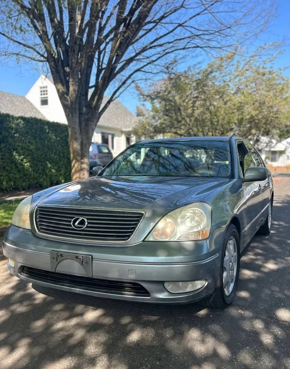 2001 Lexus LS 3rd Gen - Image 5 of 11