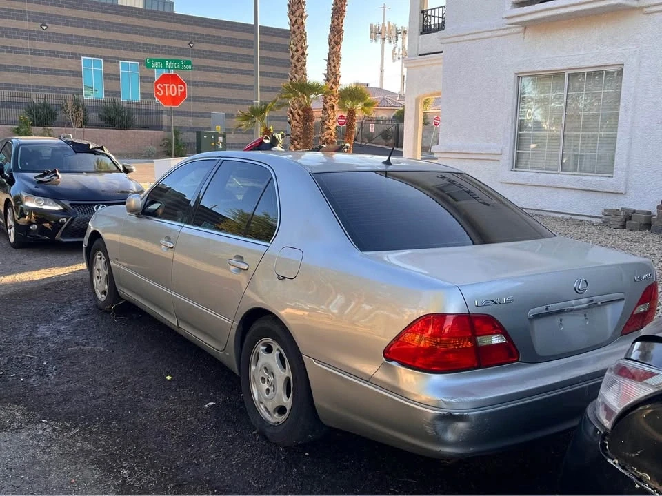 2001 Lexus LS 2nd Gen - Image 4 of 7