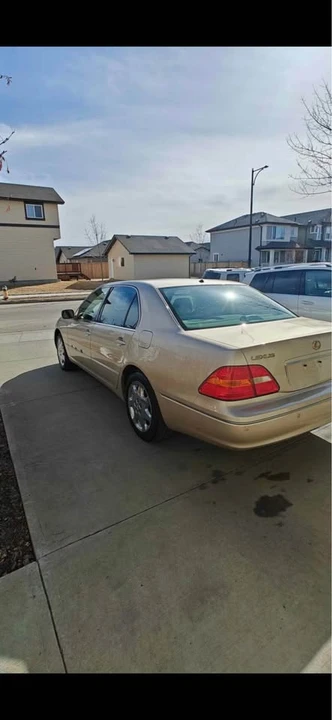 2001 Lexus LS 3rd Gen - Image 2 of 10