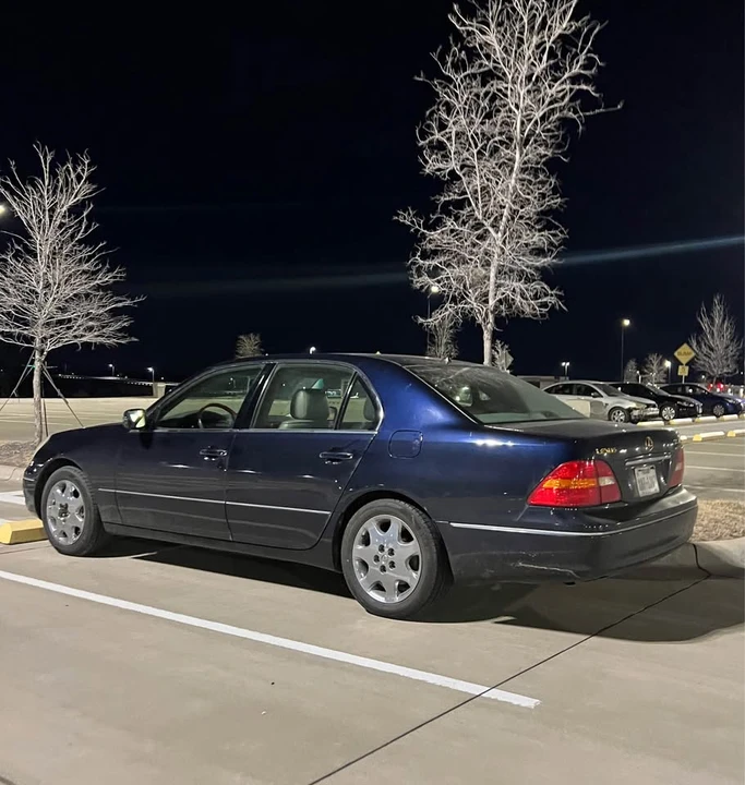 2001 Lexus LS 3rd Gen - Image 4 of 6