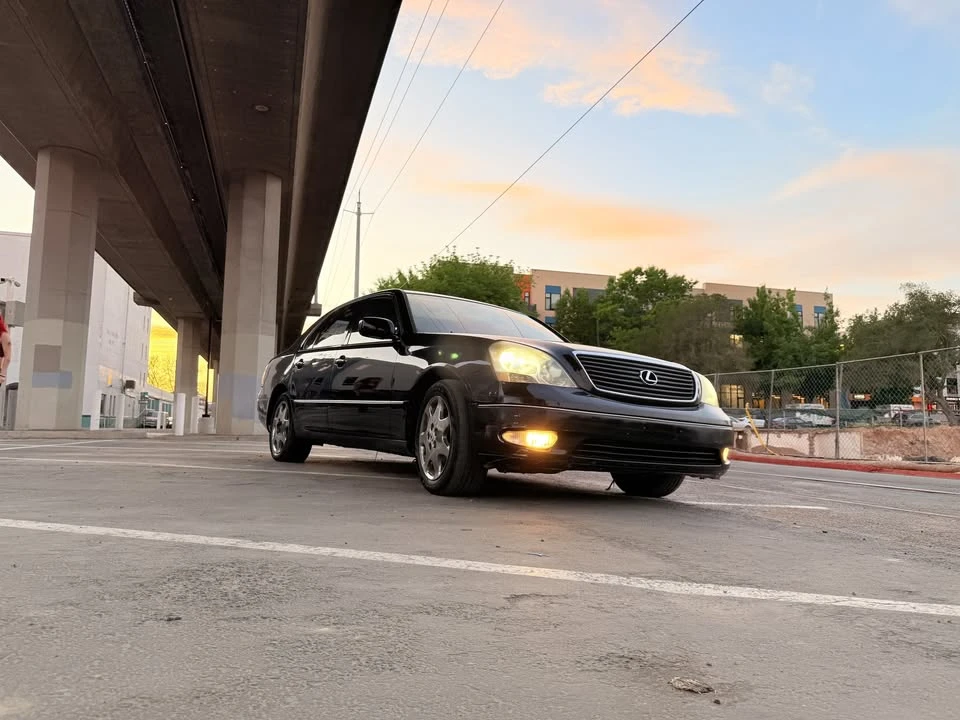 2001 Lexus LS 3rd Gen - Image 7 of 18