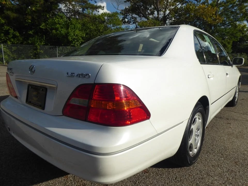 2001 Lexus LS 3rd Gen - Image 9 of 19
