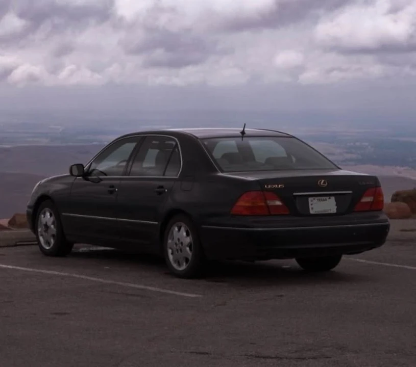 2001 Lexus LS 3rd Gen - Image 2 of 6