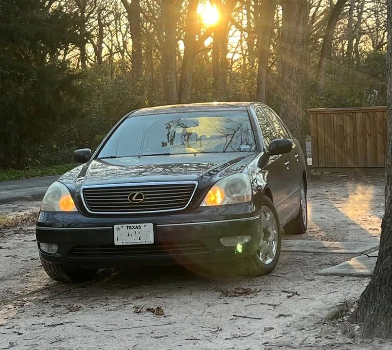 2001 Lexus LS 3rd Gen - Image 5 of 6