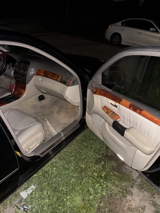 2001 Lexus LS 3rd Gen - Image 18 of 18