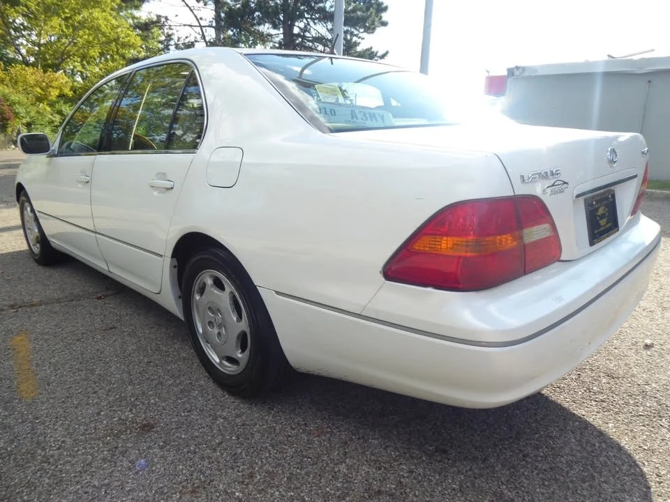 2001 Lexus LS 3rd Gen - Image 7 of 19