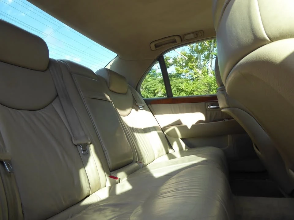 2001 Lexus LS 3rd Gen - Image 13 of 19