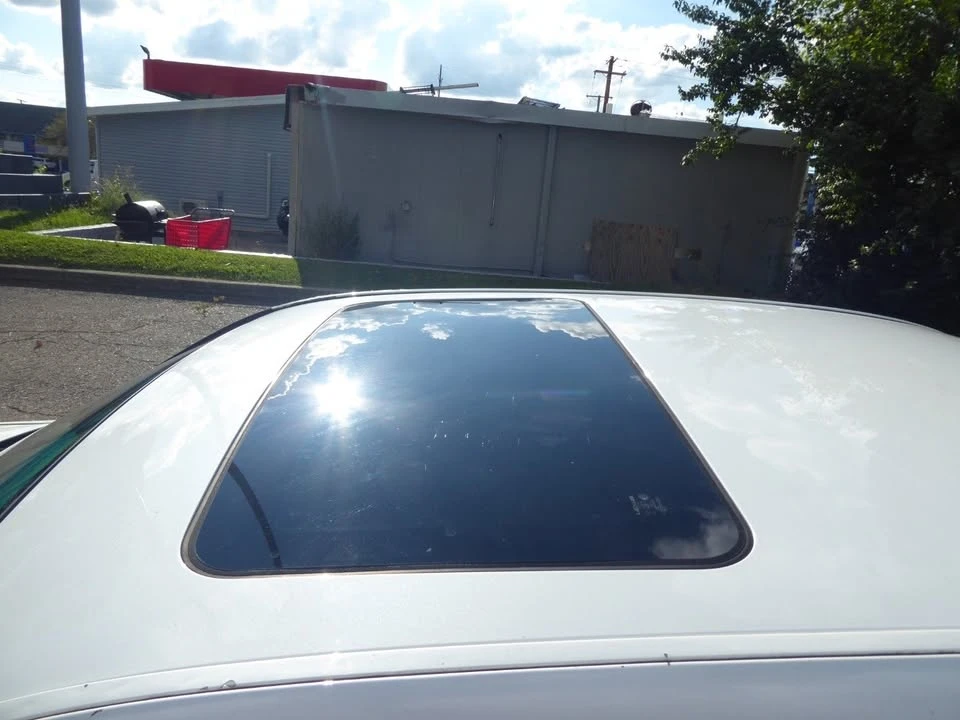 2001 Lexus LS 3rd Gen - Image 15 of 19