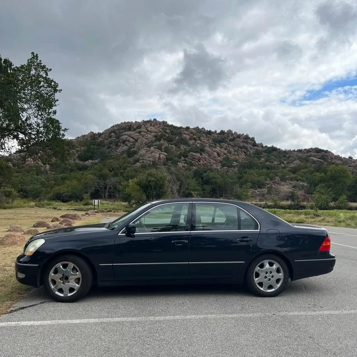 2001 Lexus LS 3rd Gen - Image 6 of 6