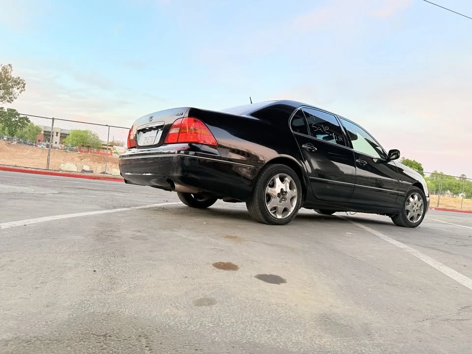 2001 Lexus LS 3rd Gen - Image 3 of 18