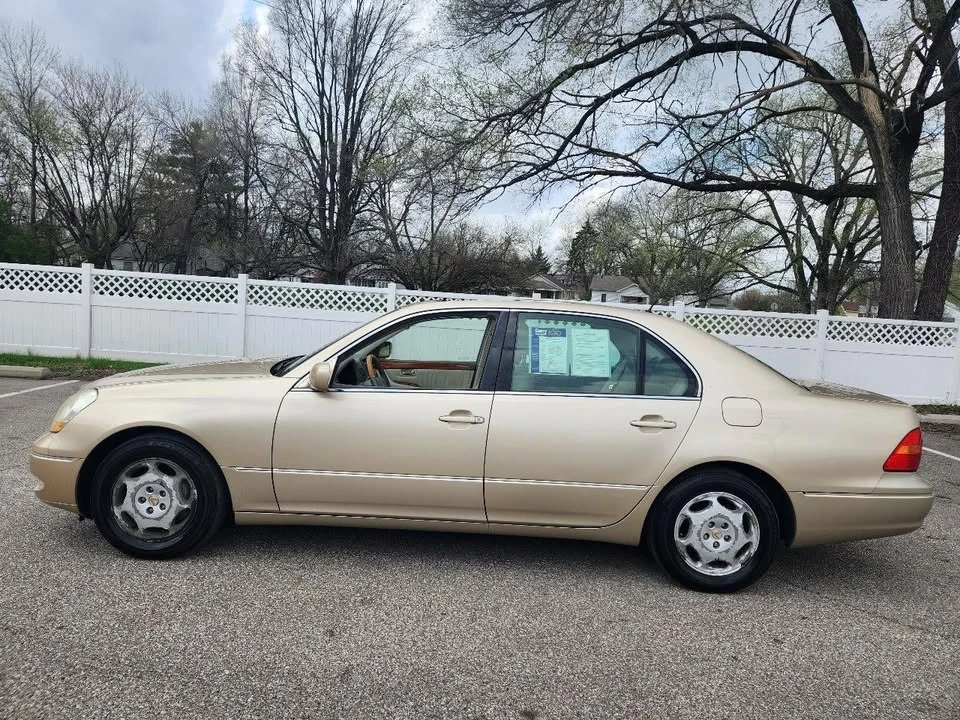 2001 Lexus LS 3rd Gen - Image 2 of 15