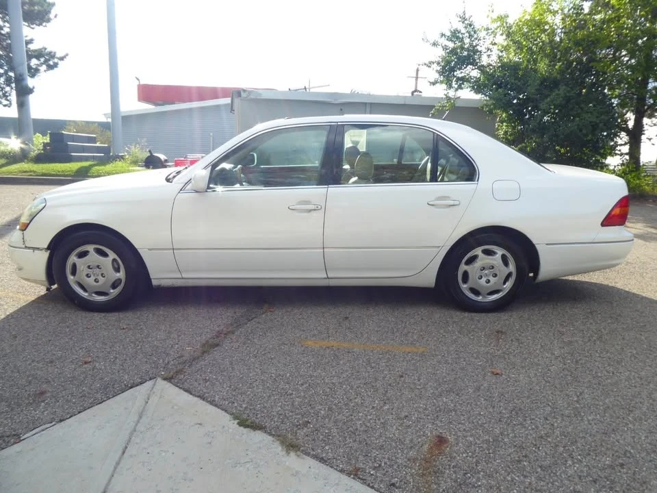 2001 Lexus LS 3rd Gen - Image 6 of 19