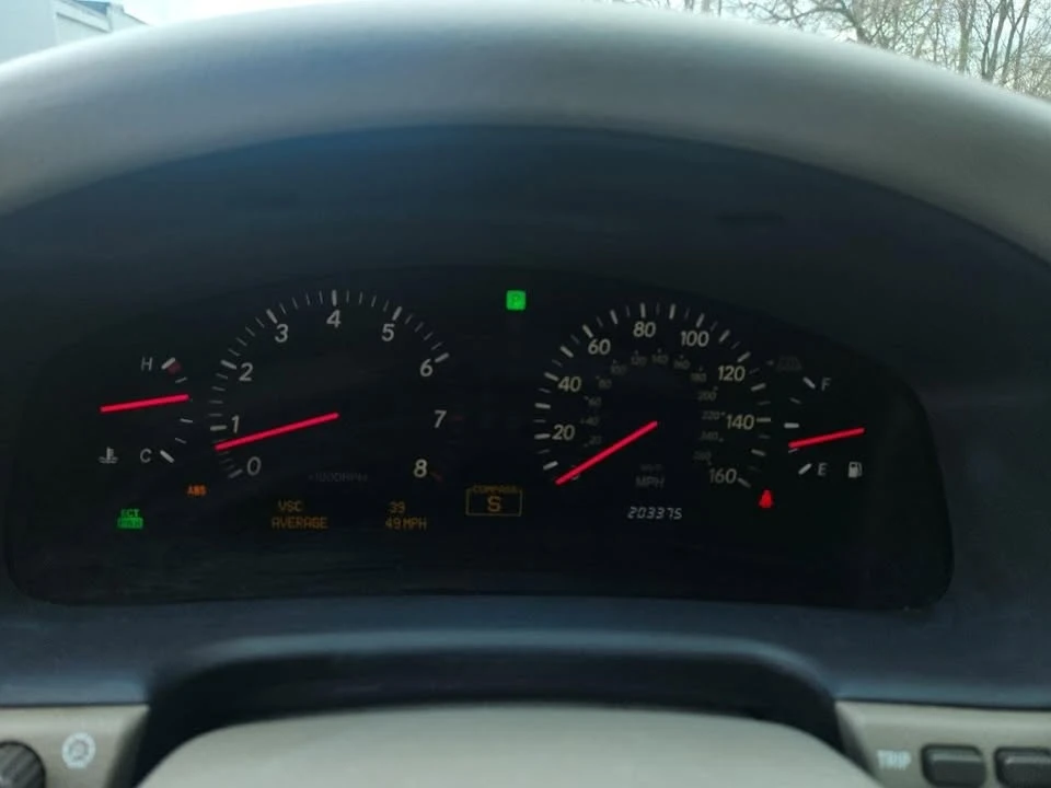 2001 Lexus LS 3rd Gen - Image 15 of 15