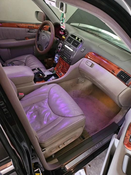 2001 Lexus LS 3rd Gen - Image 5 of 9